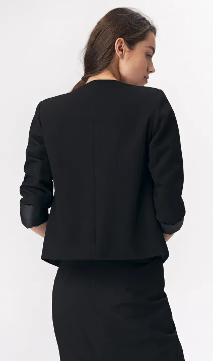 Krótki czarny prosty żakiet 