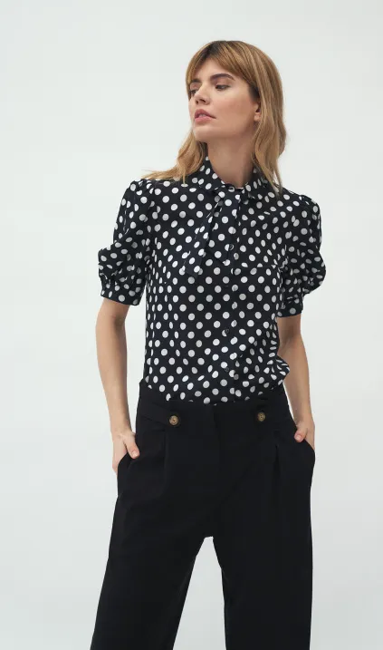 Viscose blouse in peas pattern