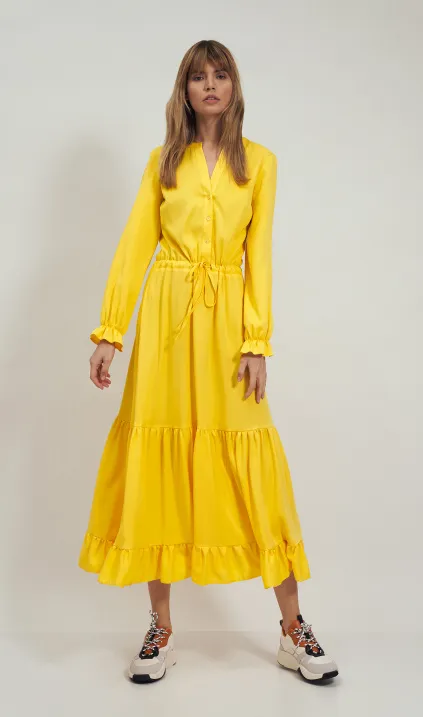 Long yellow dress with a frill