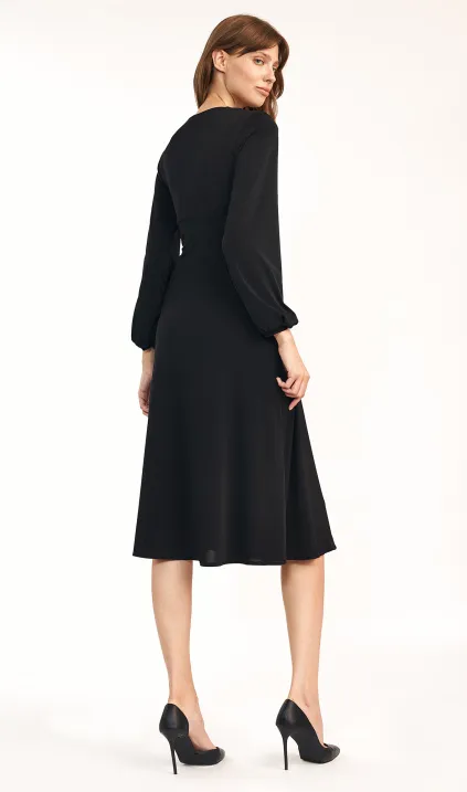 Klasyczna czarna sukienka midi