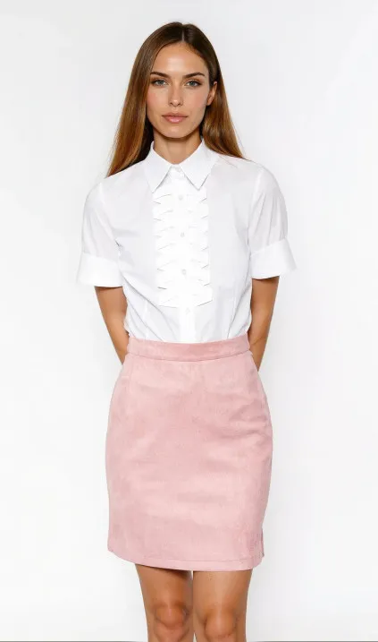 Biała koszula z plisami na dekolcie