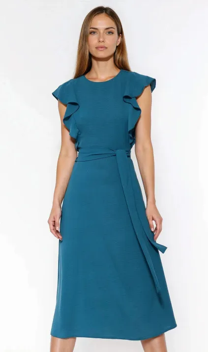 Lazurowa sukienka z falbanami na ramionach