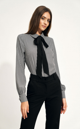 Blouse with tie in rhombus pattern