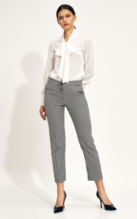 Elegant chino trousers in pepito