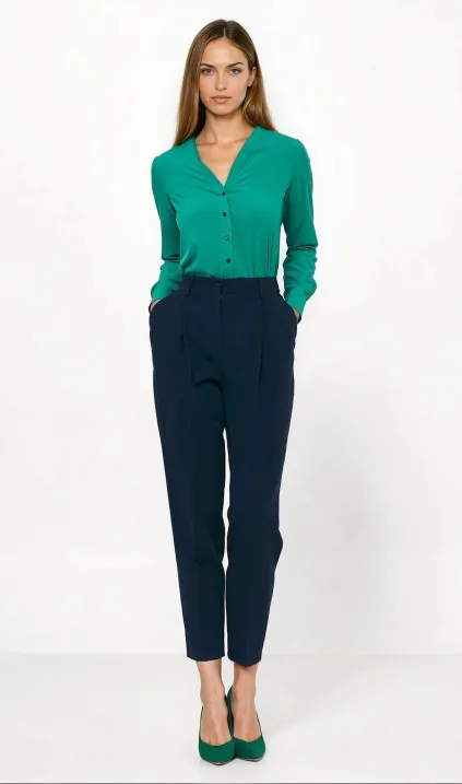 Granatowe spodnie typu balloon