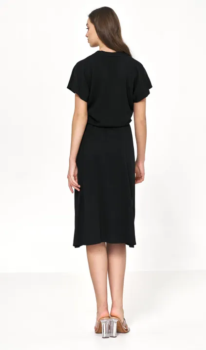 Czarna wiskozowa sukienka o kimonowym kroju