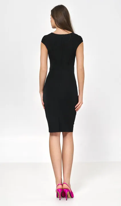 Czarna ołówkowa sukienka za kolano