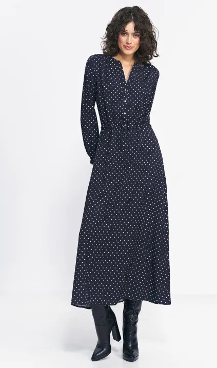 Long black dress in polka dotted