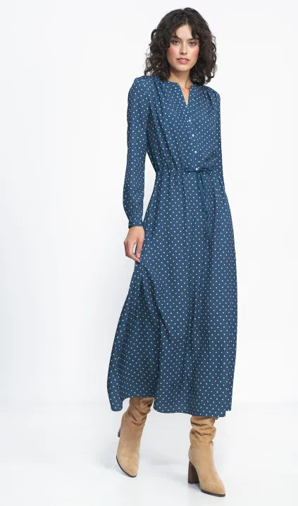 Długa zielona sukienka w grochy