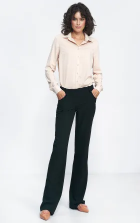 Czarne spodnie typu bootcut