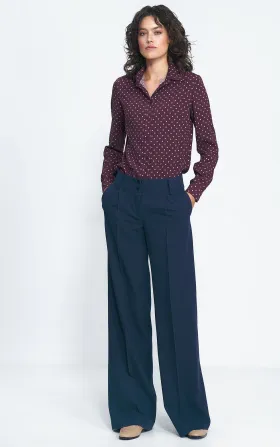 Granatowe spodnie typu wide leg