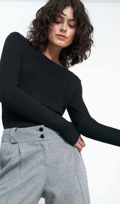 Czarna bluzka z długim rękawem