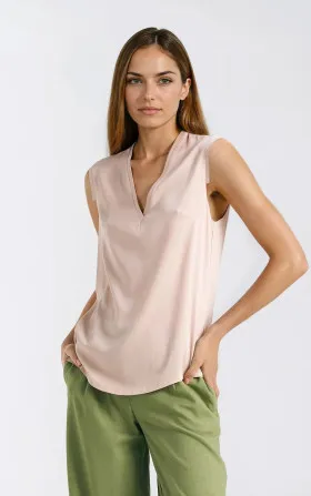 Sleeveless blouse, with V-neckline- beige 