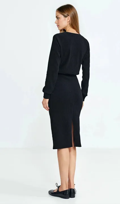 Sukienka z dzianiny prążkowanej z długim rękawem - czarny
