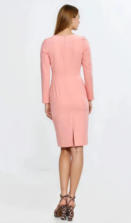 Sukienka z asymetryczną zakładką przy dekolcie - łosoś