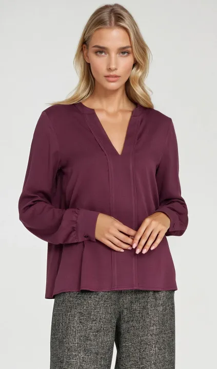 Wiskozowa bluzka z szeroką plisą na dekolcie - śliwka