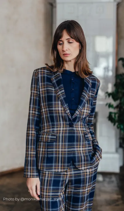 Klasyczny żakiet w granatową kratkę