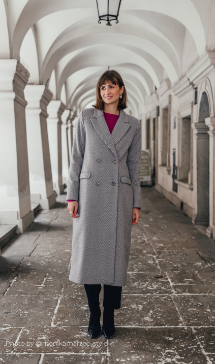 Elegancki płaszcz dwurzędowy - jodła