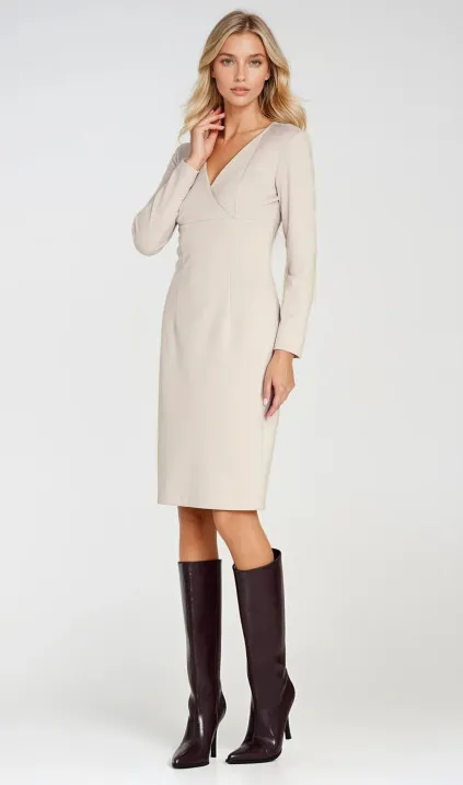Sukienka z kopertowym dekoltem - beż