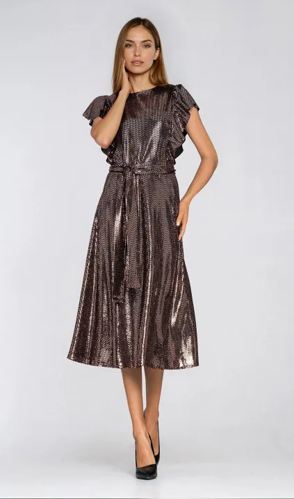 Błyszcząca sukienka z falbanami na ramionach - miedziany