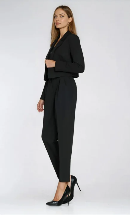 Krótki żakiet- czarny