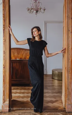 Kombinezon z nogawkami palazzo z dżetami - czarny