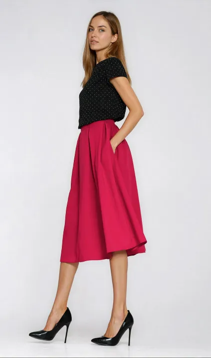 Rozkloszowana spudnica midi - czerwony