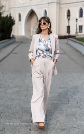 Spodnie z zakładkami, wide leg - beż