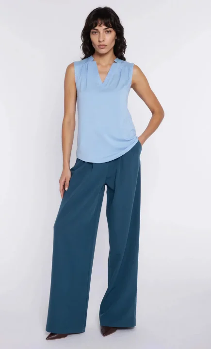 Bluzka z dekoltem w kształcie litery V - błękit - sky blue