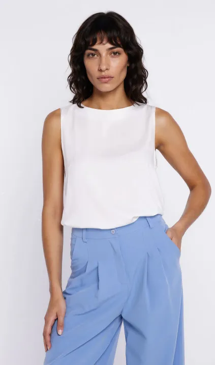 Trapeze-cut, sleeveless blouse - ecru