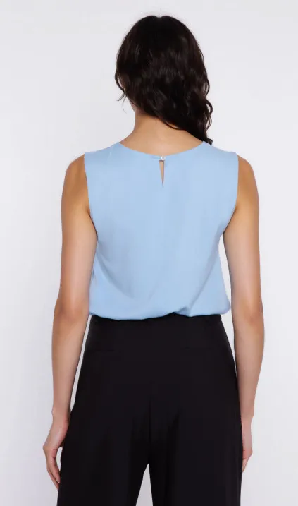 Bluzka z ozdobnym dekoltem - błękit - sky blue