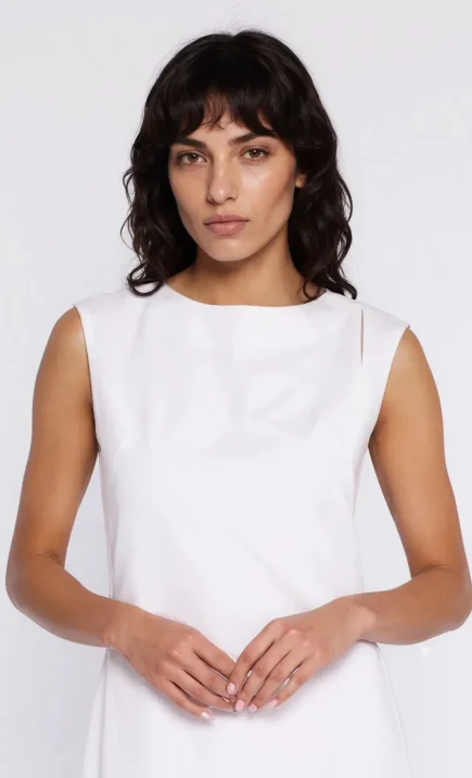 Sukienka z pęknięciem na ramieniu - ecru