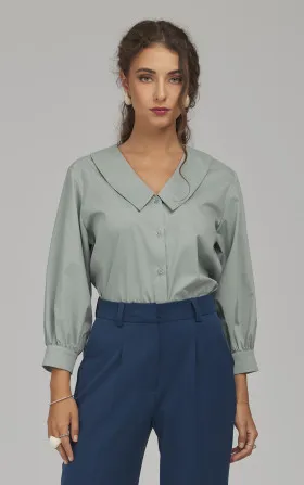 V-Neck Shirt with an Oversized Collar - grey