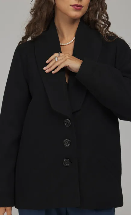 Padded Jacket with an Elegant Collar - black