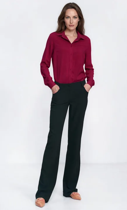Czarne spodnie typu bootcut